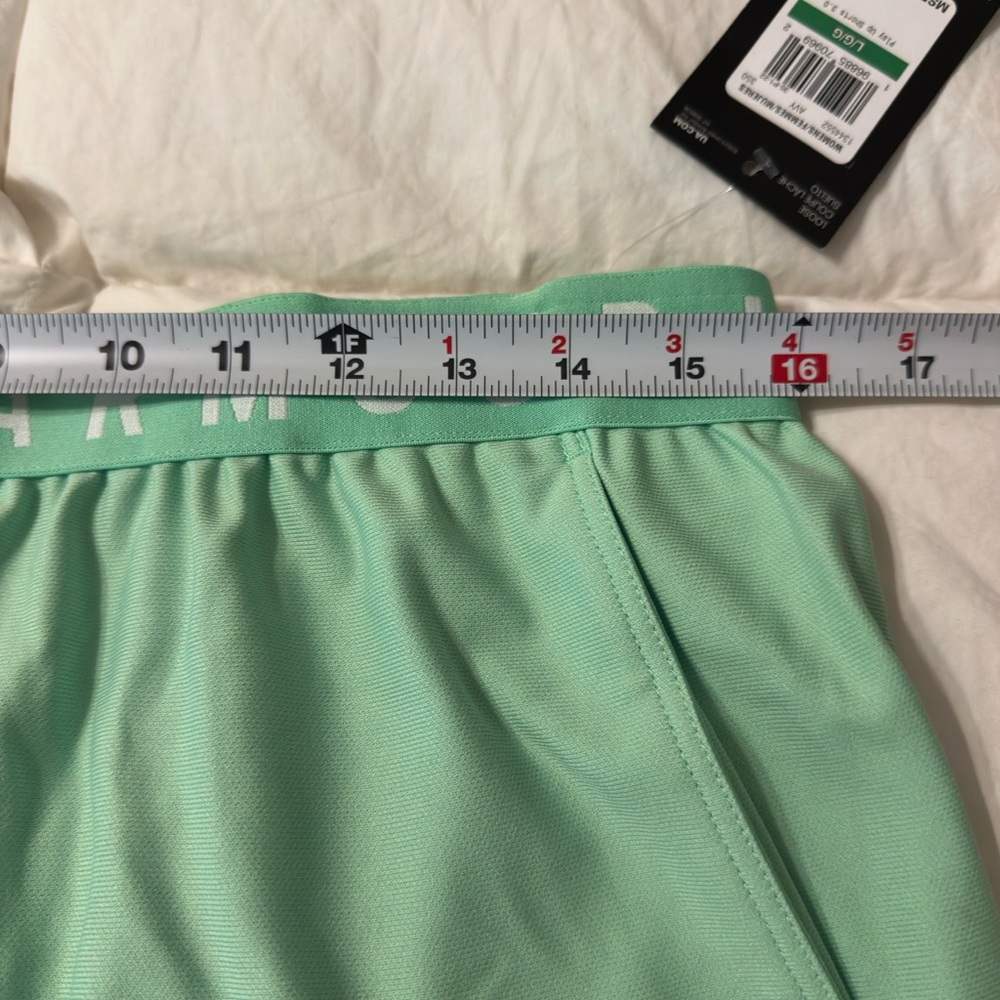 Under Armour Women's Loose Play Up Vibrant Green Athletic Shorts - NWT - Size L - Picture 10 of 12